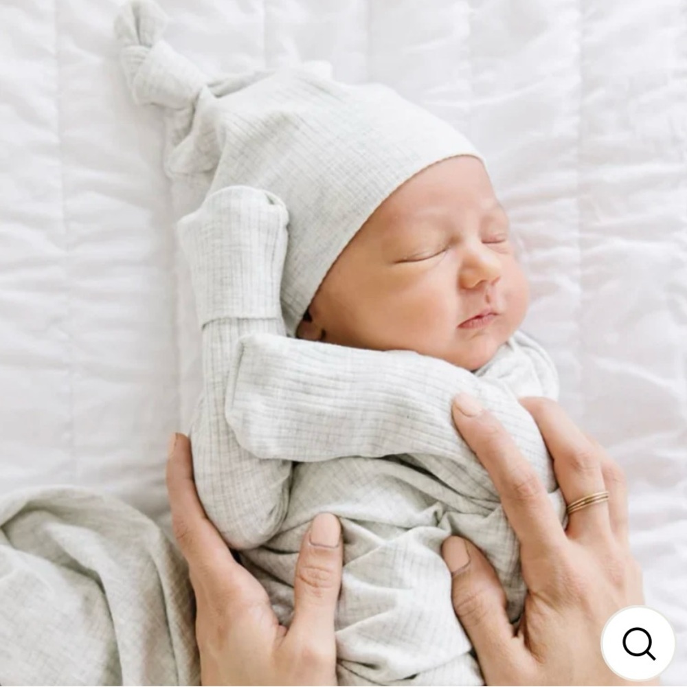 Lou Lou Newborn Swaddle & Beanie Set